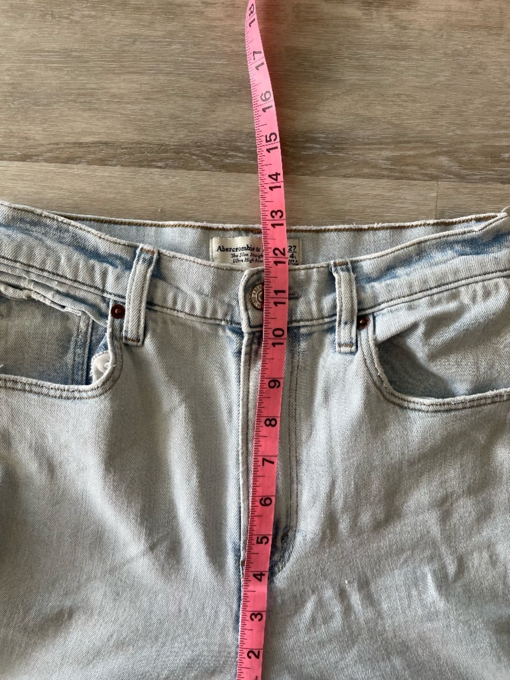 Abercrombie & Fitch 90s High Rise Slim Straight Split Hem Jeans | Light Wash 27 - Picture 7 of 13